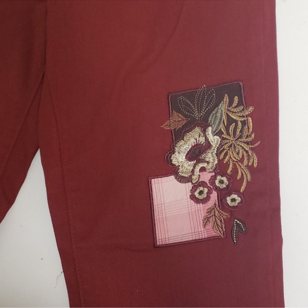 DG2 Diane Gilman Stretch Embroidered Patched Skinny Jeans Wine size 10 - Picture 3 of 6